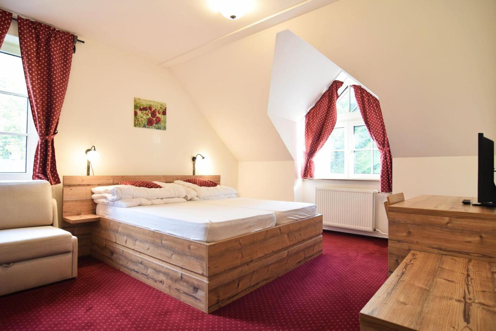 Hotel Konsel Říčky Eksteriør billede