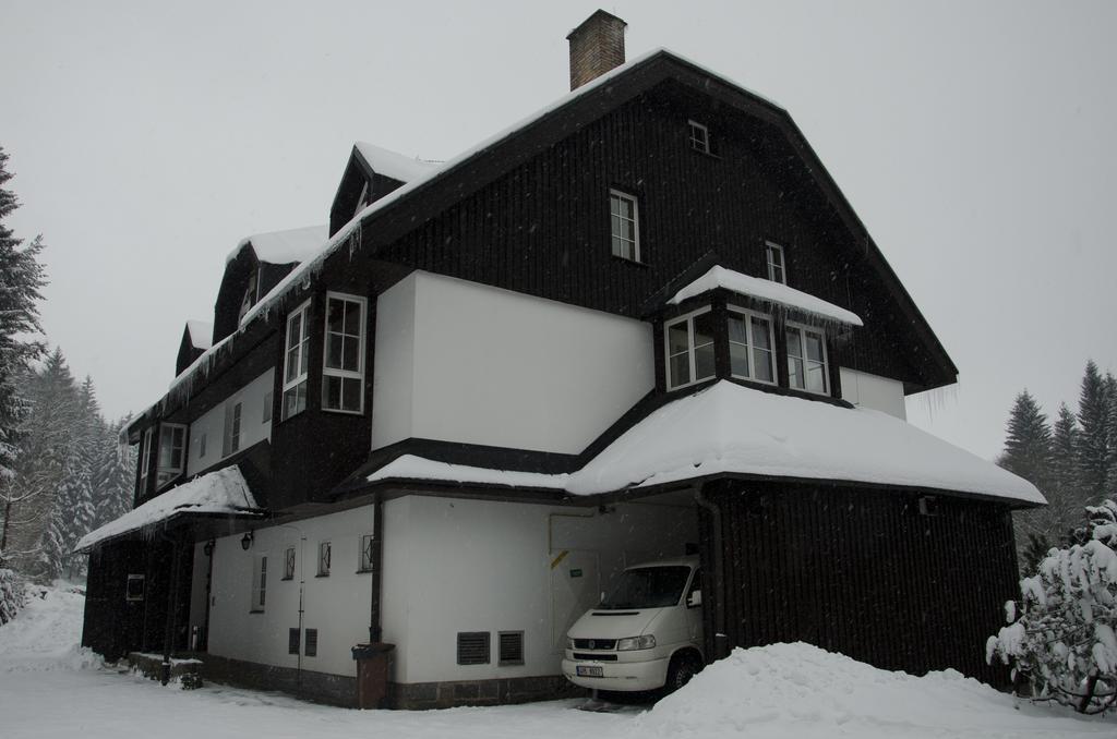 Hotel Konsel Říčky Eksteriør billede