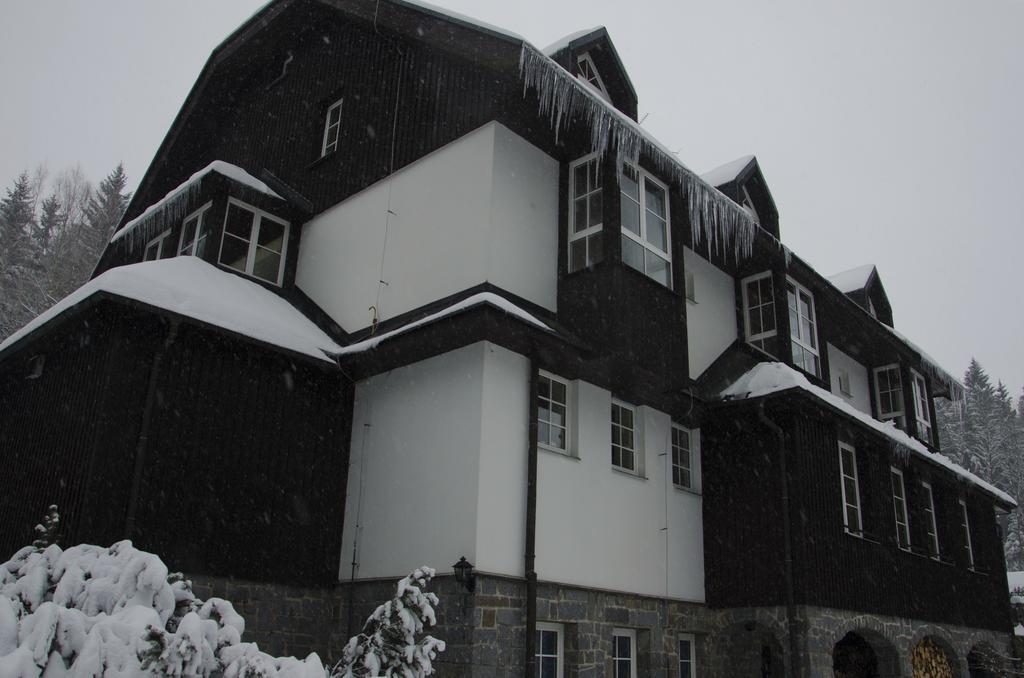 Hotel Konsel Říčky Eksteriør billede