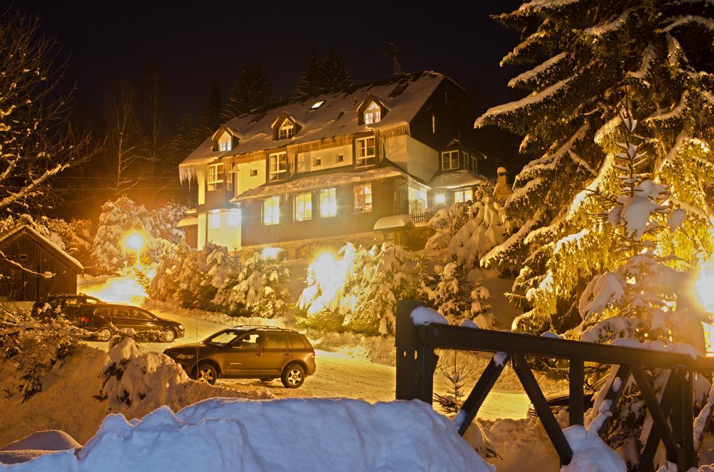 Hotel Konsel Říčky Eksteriør billede
