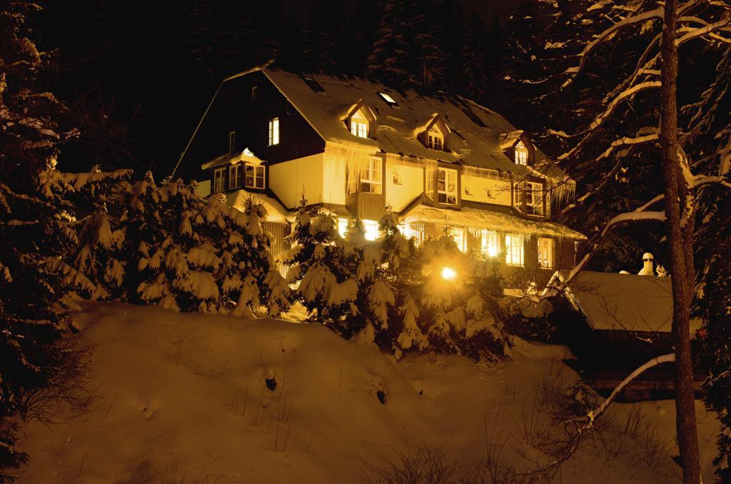 Hotel Konsel Říčky Eksteriør billede