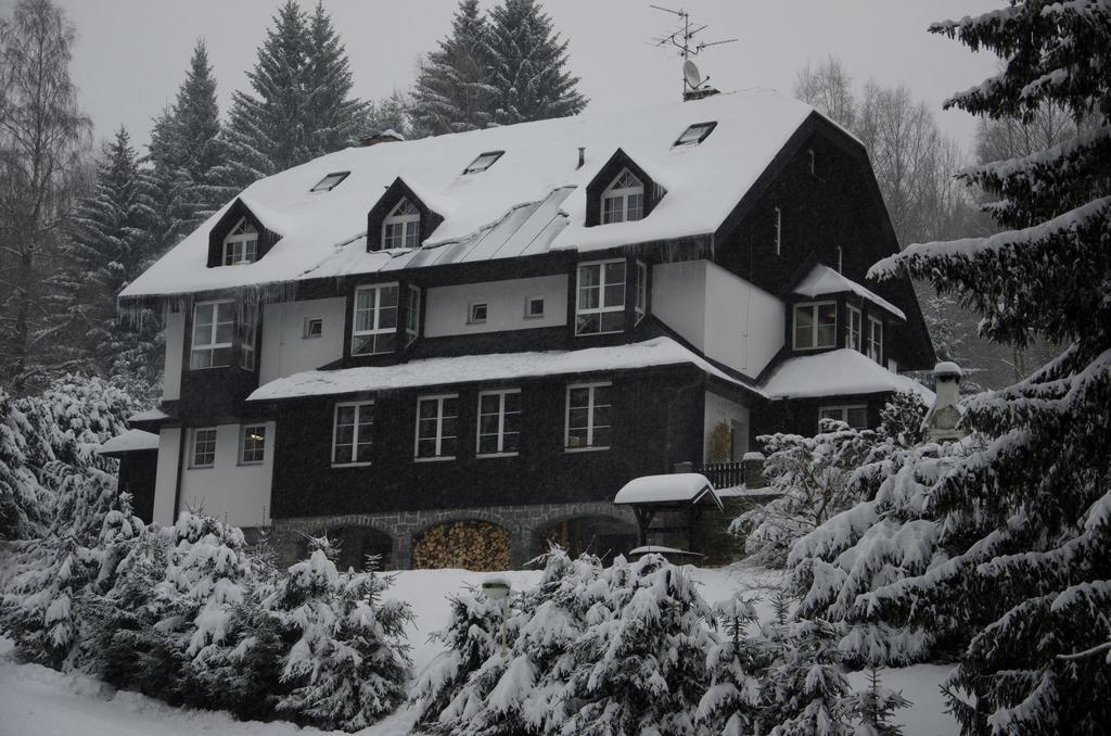 Hotel Konsel Říčky Eksteriør billede
