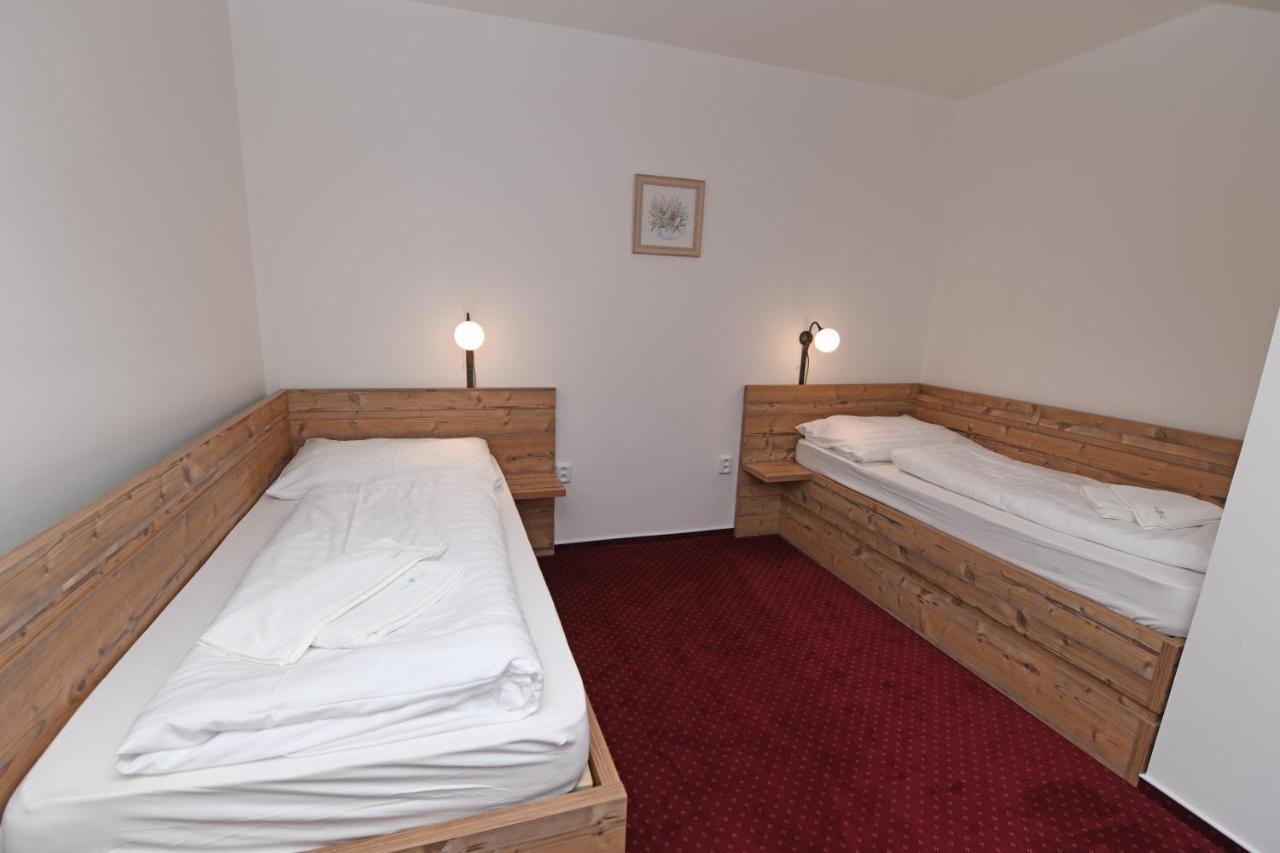 Hotel Konsel Říčky Eksteriør billede